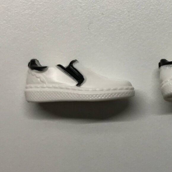 Barbie - Gigi Hadid Tommy Hilfiger shoes - fits flat feet - Picture 1 of 2